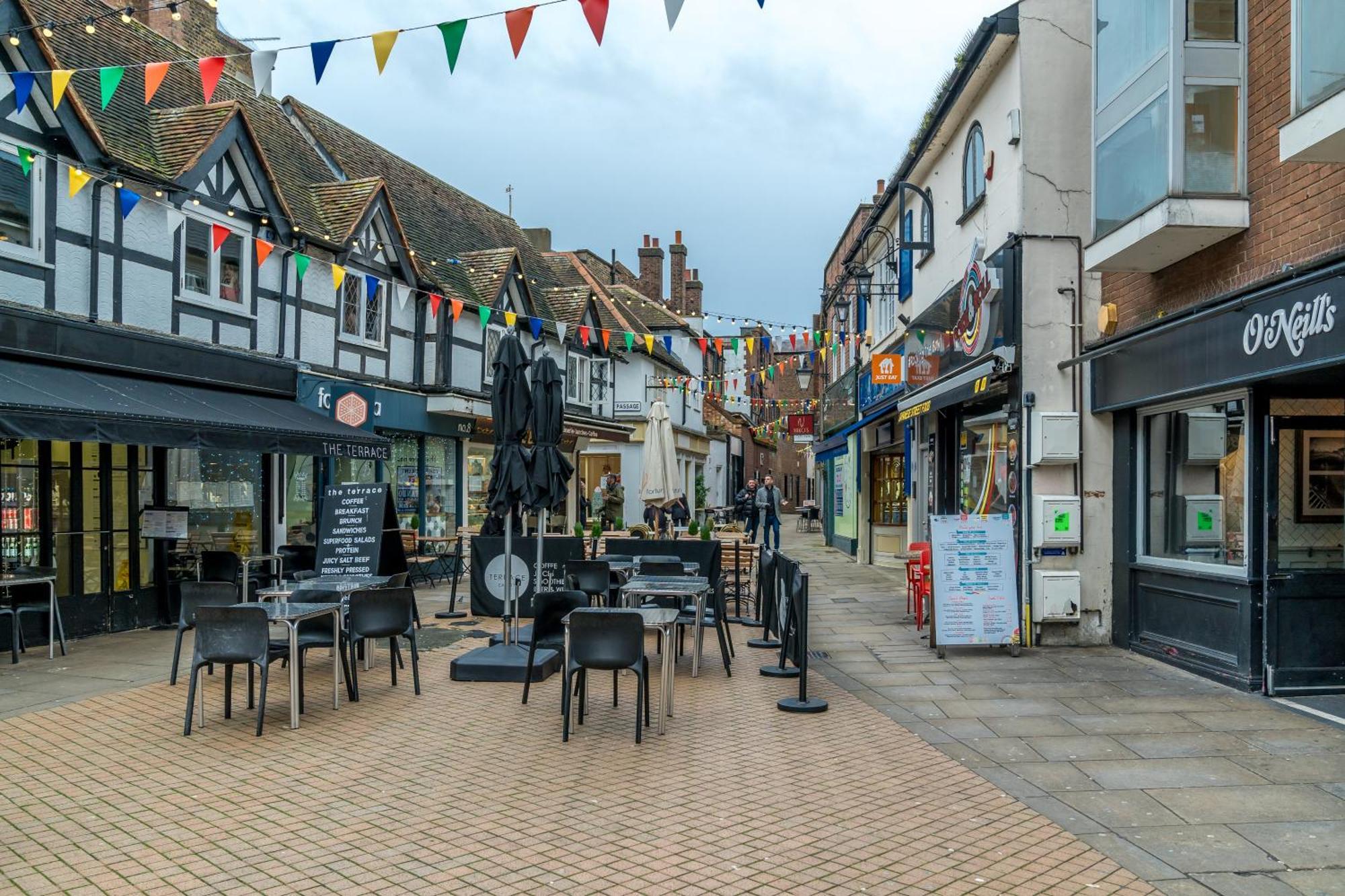 Stylish Apartment In The Heart Of Kingston Town Centre Kingston upon Thames  Eksteriør billede